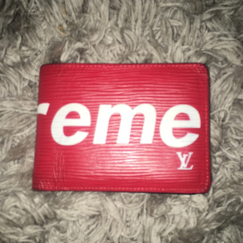 Red Louis Vuitton Wallet - Picture 2 of 3